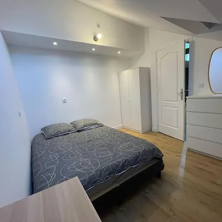 Hyper Centre Place Du Vieux Marche *